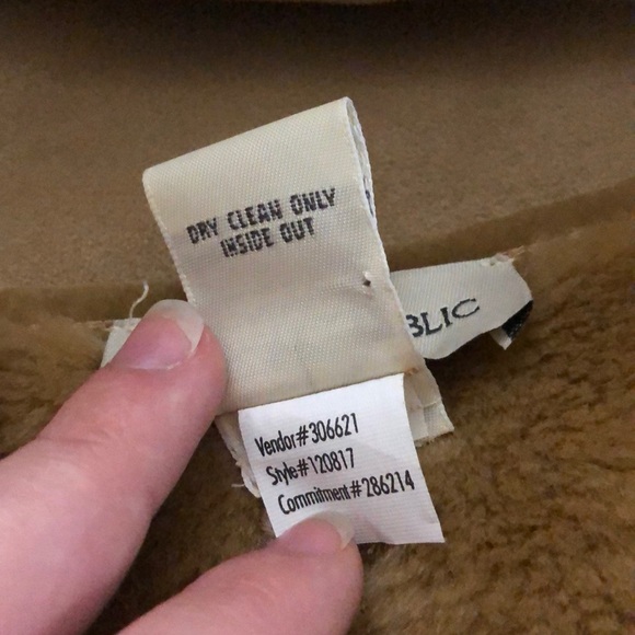 banana republic faux fur zip vest - Picture 6 of 6